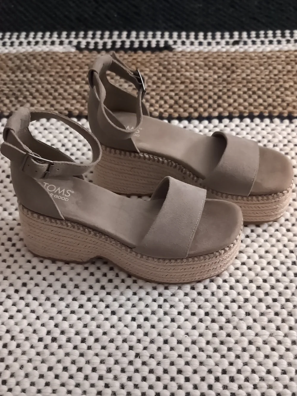 Toms Laila Wedge New Without Tags Size 7.5
